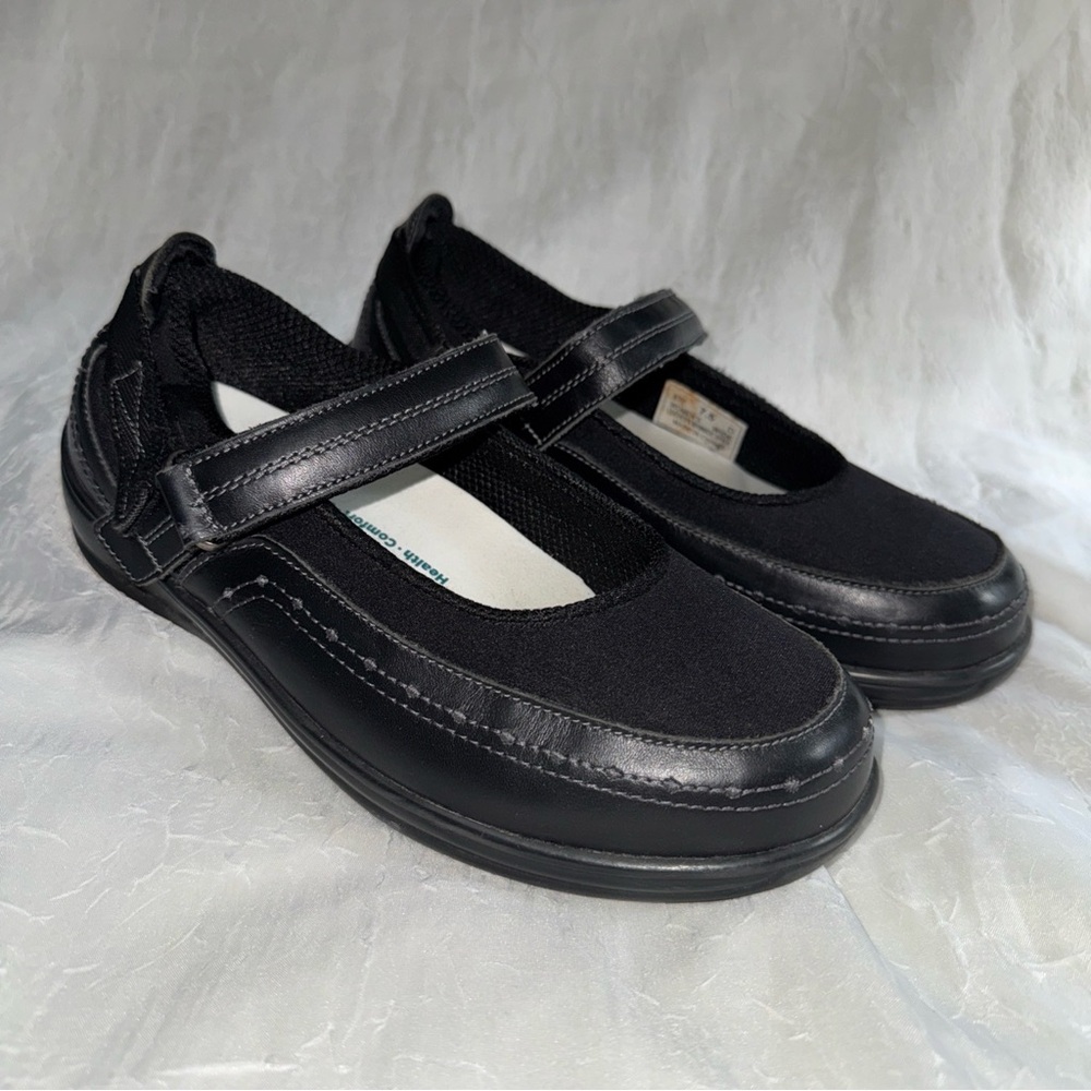 Orthofeet 877 Mary Janes shoes size 7.5 W